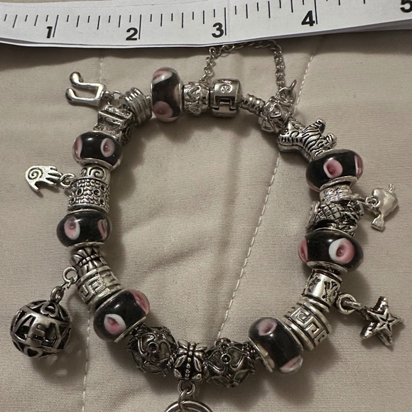 Handmade- NWOT –925 silver plated charm bracelet. Black/pnk beads variety charms - Picture 14 of 14